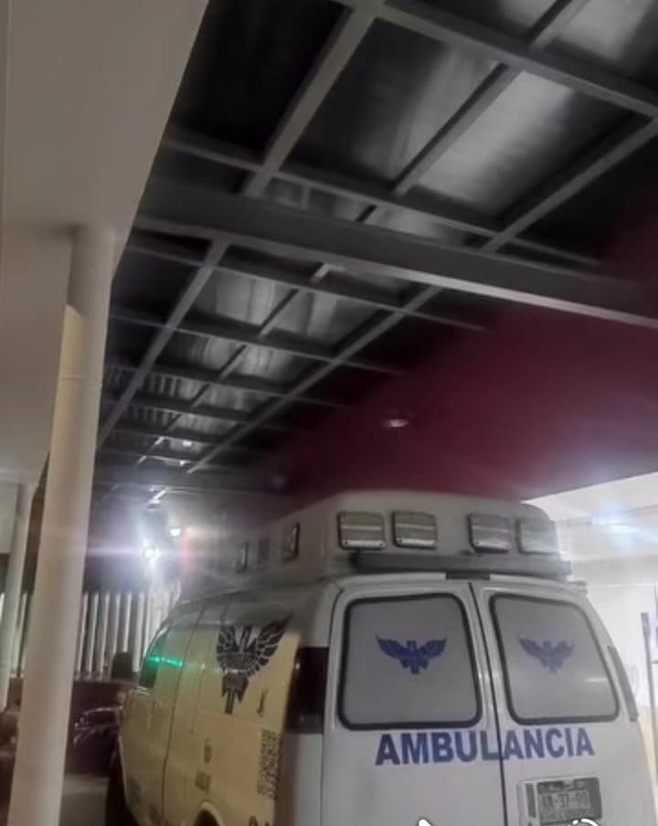 Ambulancia en ruta de emergencia